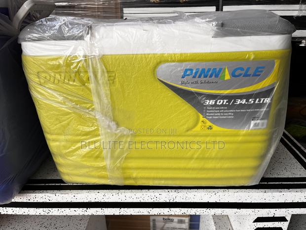 34 Litres Cooler Box - main view