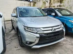 Mitsubishi Outlander 2018 Silver