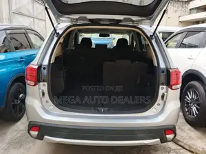 Mitsubishi Outlander 2018 Silver