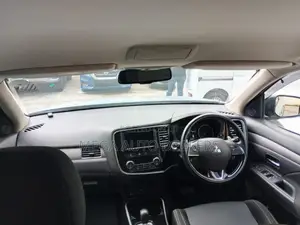 Mitsubishi Outlander 2018 Silver