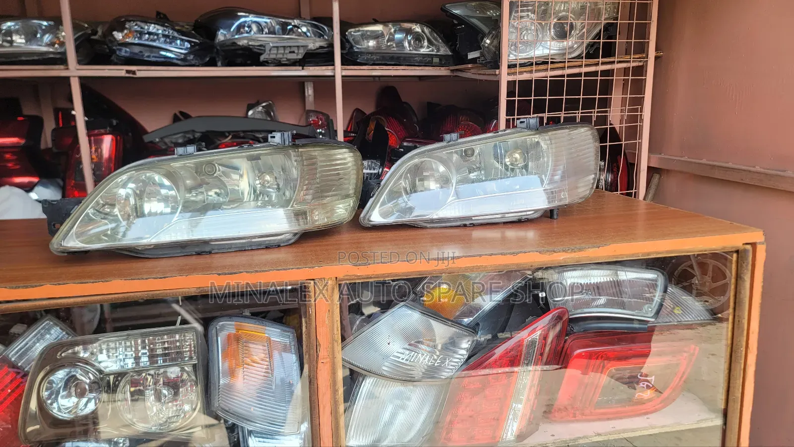 Mitsubishi Luncer  Cydia  Complete With Bulbs And Sockets
