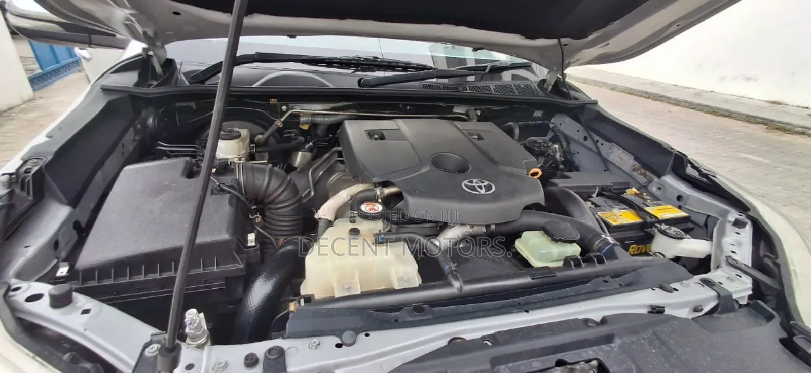 Toyota Hilux Revo Double Cab Deisel 2.4 RWD 2018 Silver