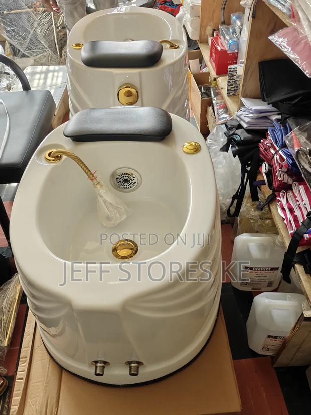 Executive Oval Gold White Footbath