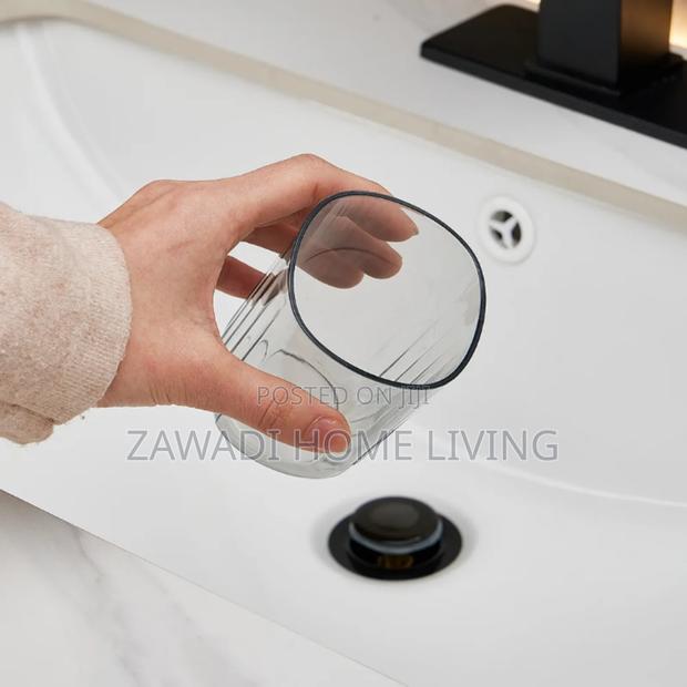 Creative Portable Toothbrush Holder, Toothpaste Holder. - thumbnail 3