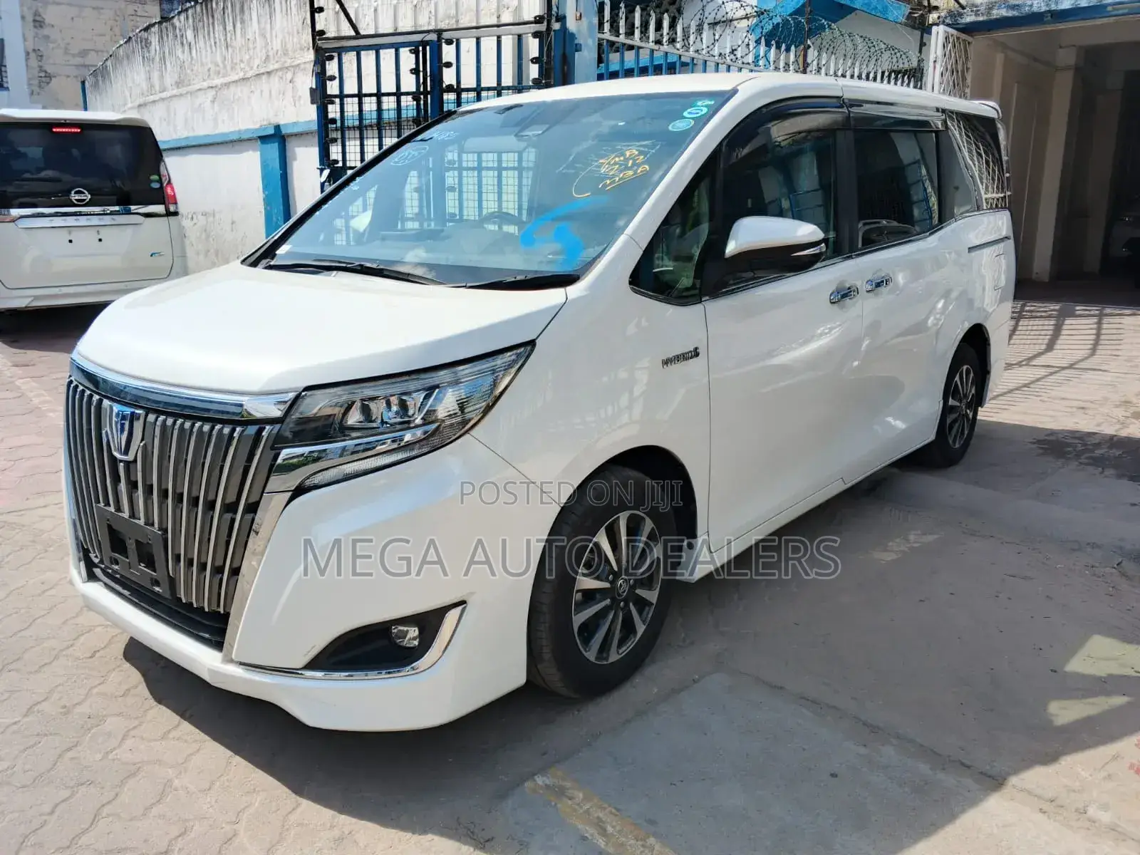 Toyota Esquire 2018 White