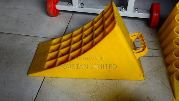 Vehicle Safety Chocks