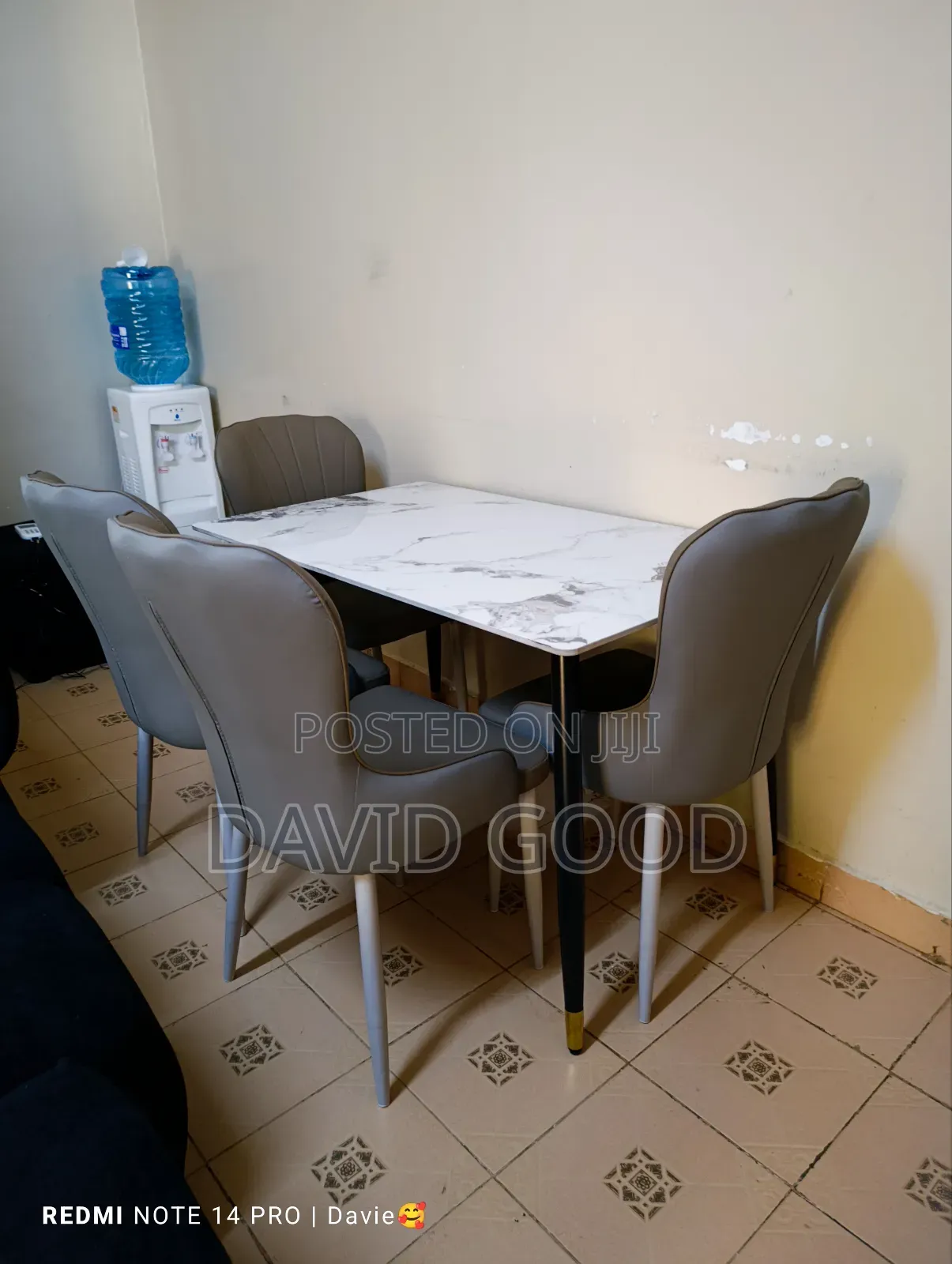 Dinning Table Mable