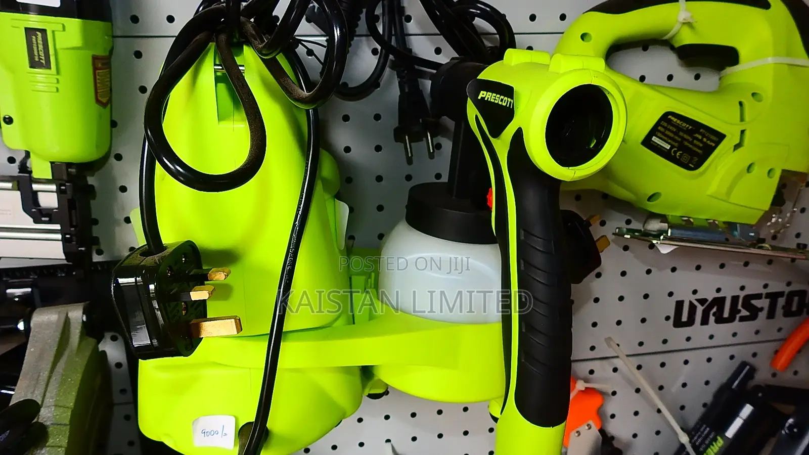 Pnuematic Nailer / Nail Gun