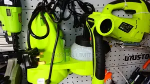 Pnuematic Nailer / Nail Gun