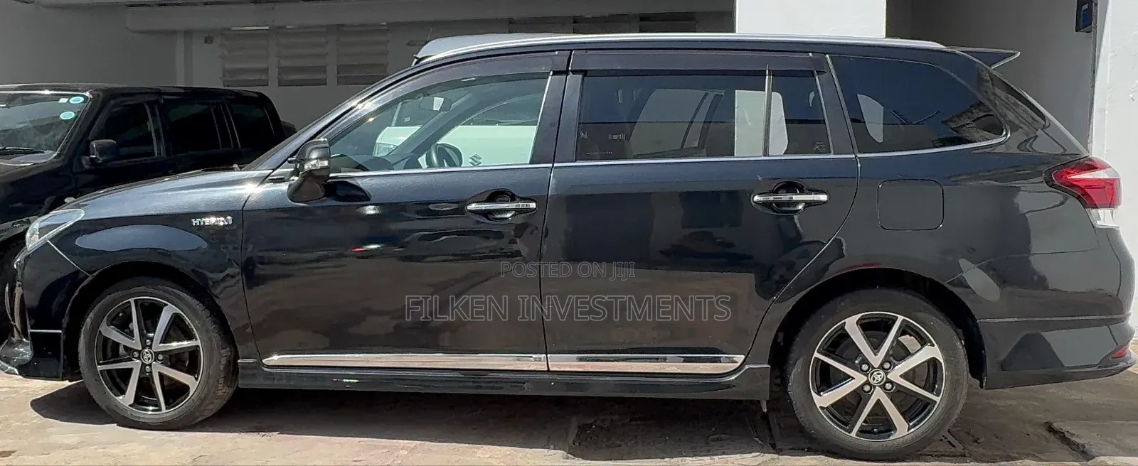 Toyota Corolla Fielder 1.5 Hybrid FWD 2019 Black