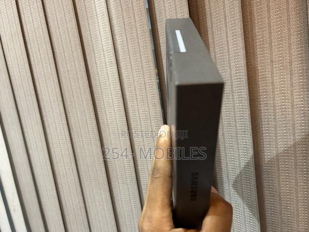 New Samsung Galaxy Z Fold7 512 GB Silver - thumbnail 4