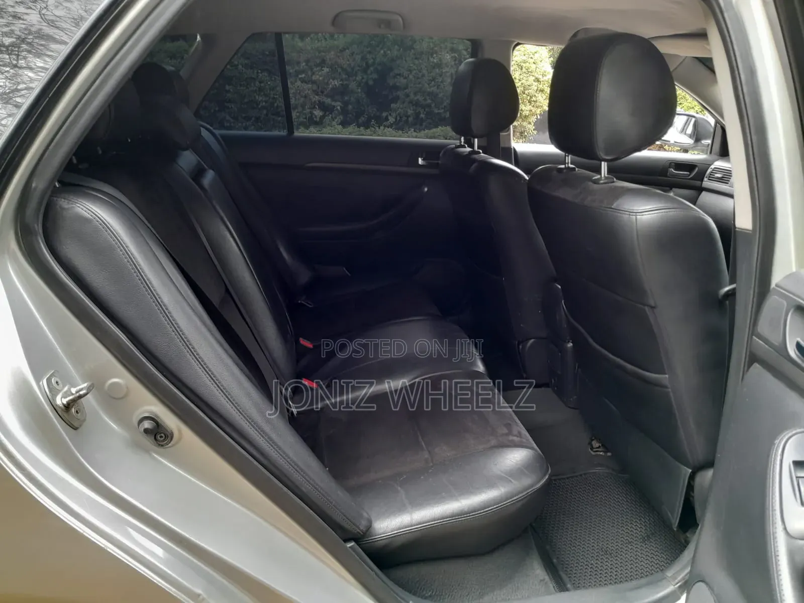 Toyota Avensis 2.4 VVT-i Executive 2006 Silver