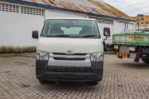 Toyota HiAce 2018 White