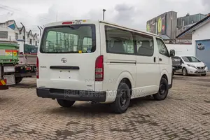 Toyota HiAce 2018 White