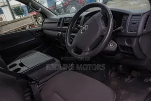 Toyota HiAce 2018 White