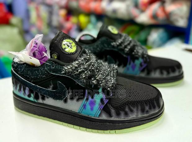 Air Jordan 1 Snkeakers Fly Glow in the Dark