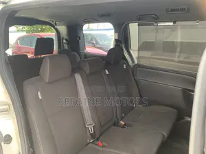 Toyota Esquire 2.0 AWD (7 seater) 2018 White