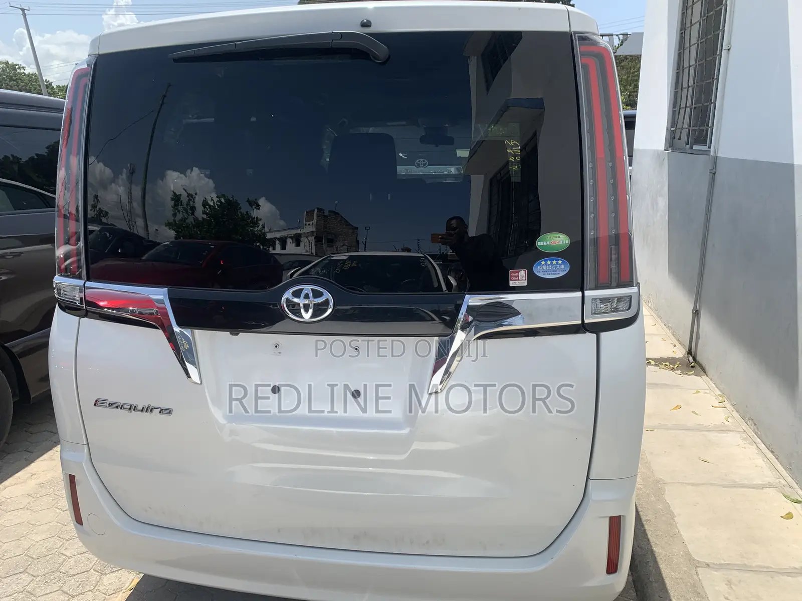 Toyota Esquire 2.0 AWD (7 seater) 2018 White