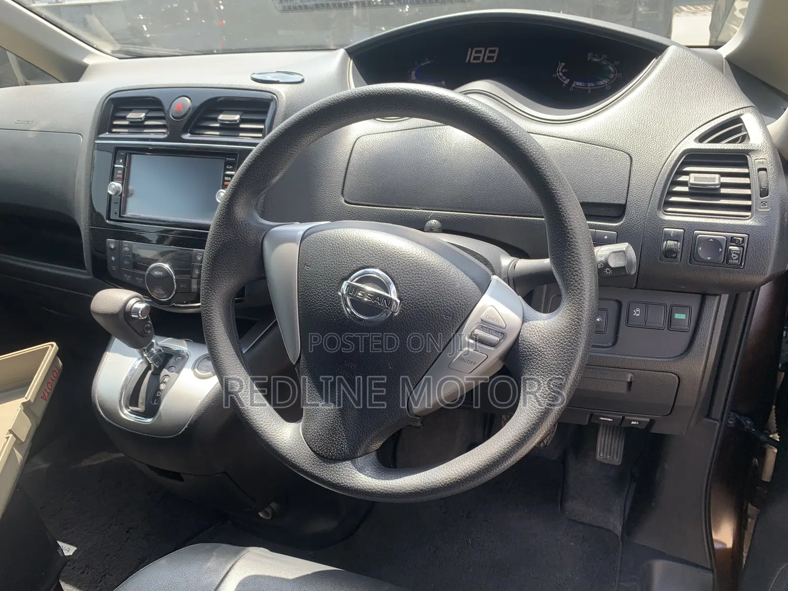 Nissan Serena 2017 Brown
