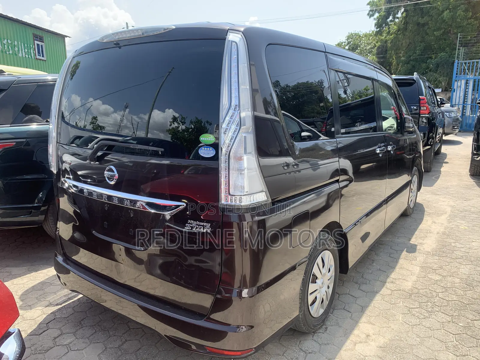 Nissan Serena 2017 Brown