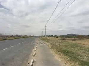 95 Acres on Tarmac Mombasa Rd