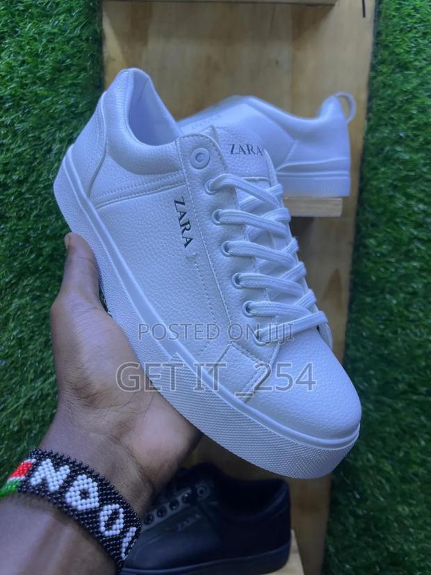 ♻ _zara Casuals In Stock_ 

♻ _size 40-45_