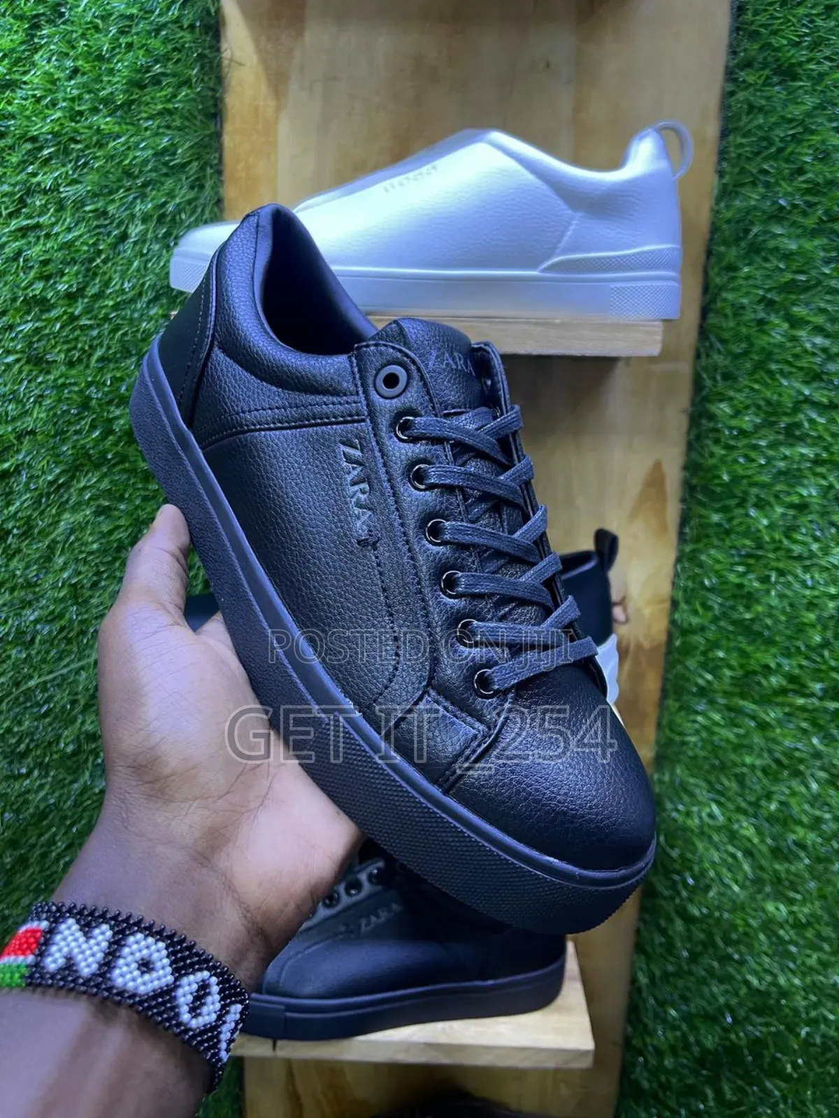 ♻ _zara Casuals In Stock_ 

♻ _size 40-45_