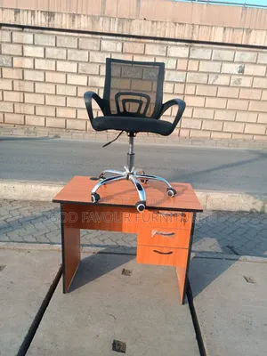 Lockable Office Table With Swivel Mesh Office Chair CSWQJ