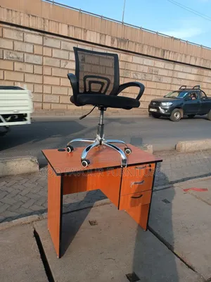 Generic Quality Office Desk With Mesh Office Chair Dq8k