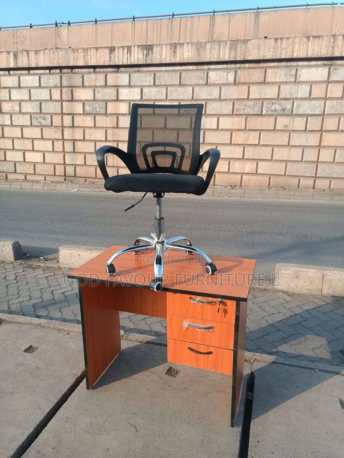 Modern Unique Office Desk With Secretarial Mesh Chair Vj7