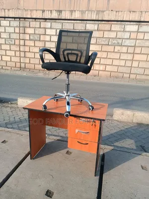 Elegant Wooden Office Desk With Mesh Office Chair Bvf6