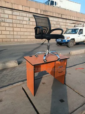 Modern Lockable Office Desk With Mesh Office Chair Swivel B6