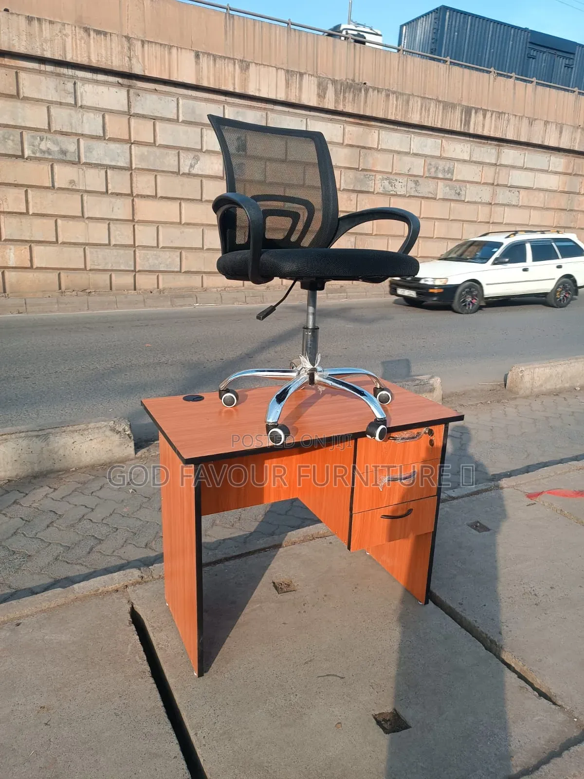 New Office Desk With Adjustable Mesh Office Chair Jk6x
