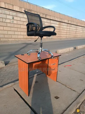 Adjustable Swivel Office Chair With Lockable Office Desk Hs2