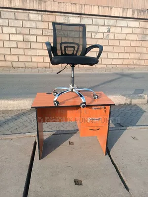 Unique Swivel Office Chair With Lockable Office Desk Gf3k