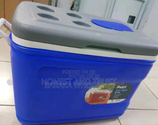 61 Liters Cooler Box - main view