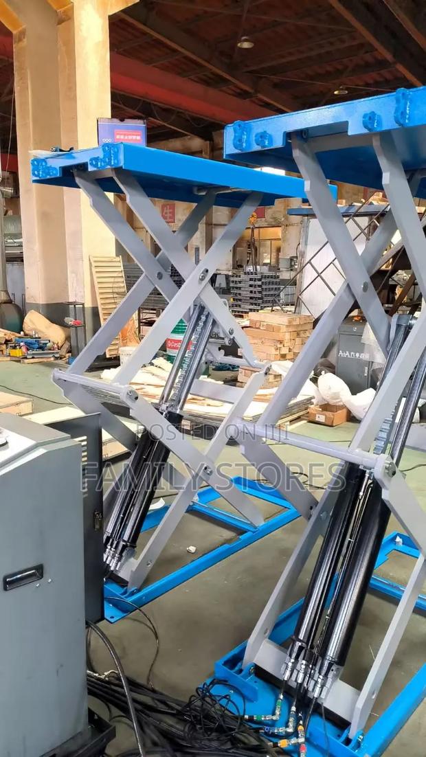 Commercial Car Scissor Lift Machine 3500kg 1.8m Height Rise