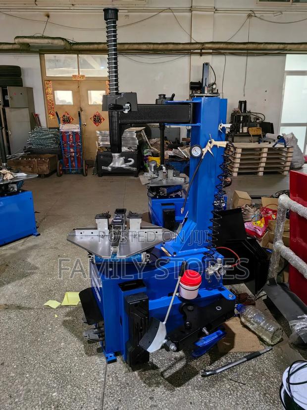 Commercial Vehicle Tyre Changer Machine Electric Powered. - thumbnail 2