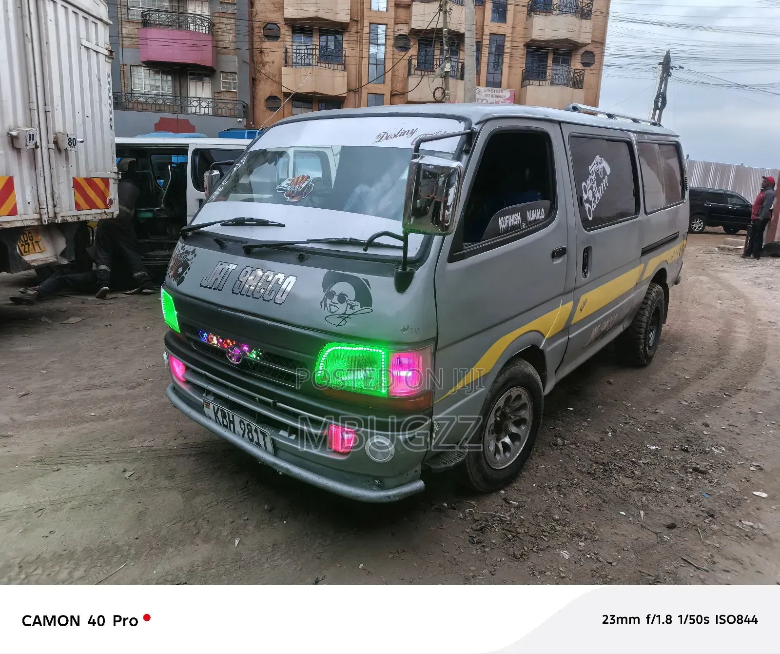 Toyota HiAce 2005 Grey