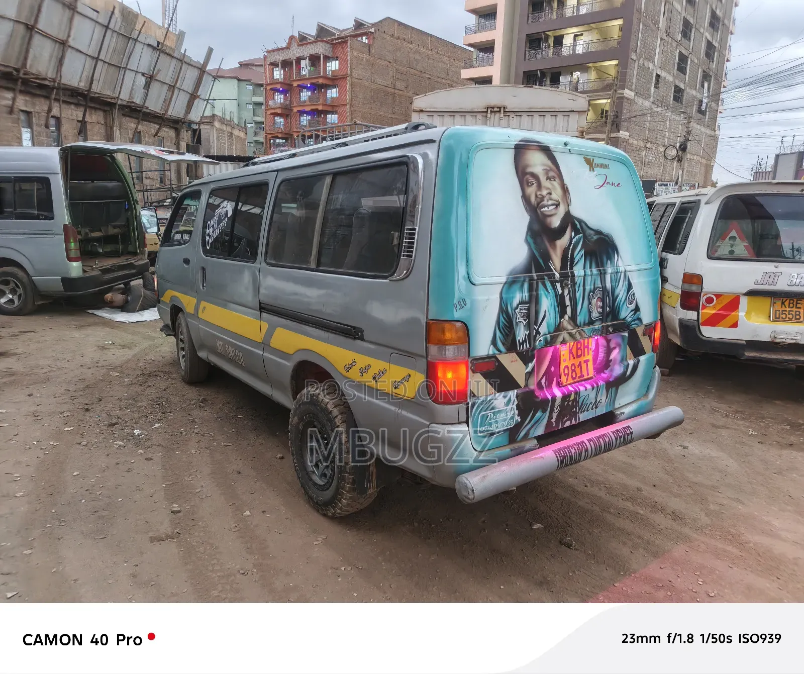 Toyota HiAce 2005 Grey