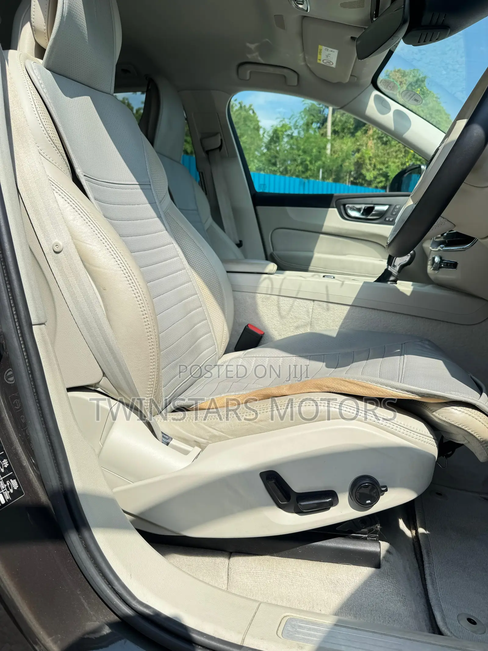 Volvo XC60 T5 R-Design FWD 2019 Gray