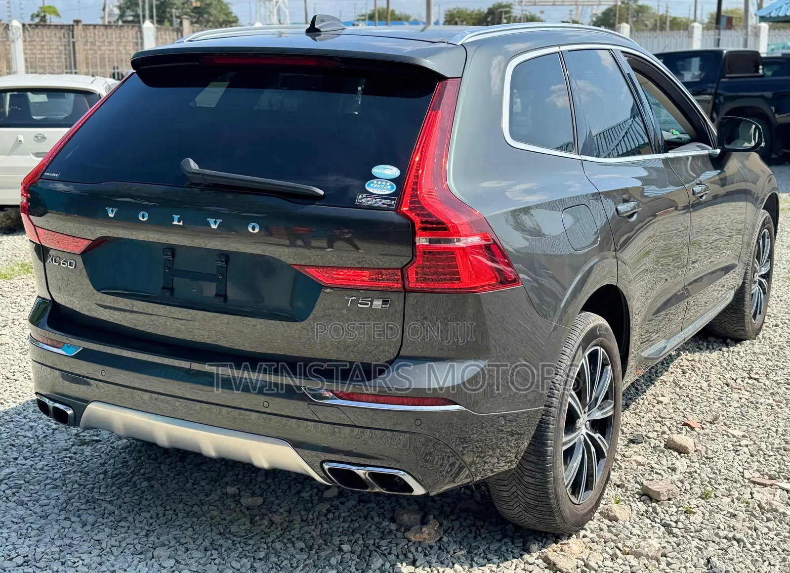 Volvo XC60 T5 R-Design FWD 2019 Gray
