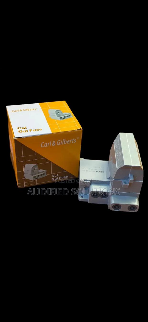 Double Cutout Carl and Gilbert - main view