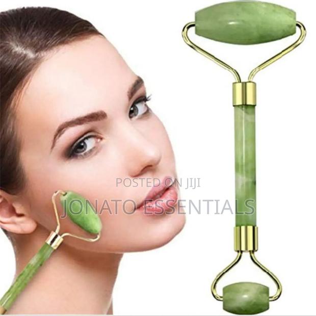 Gua Sha Jade Face Roller and Massager - thumbnail 3