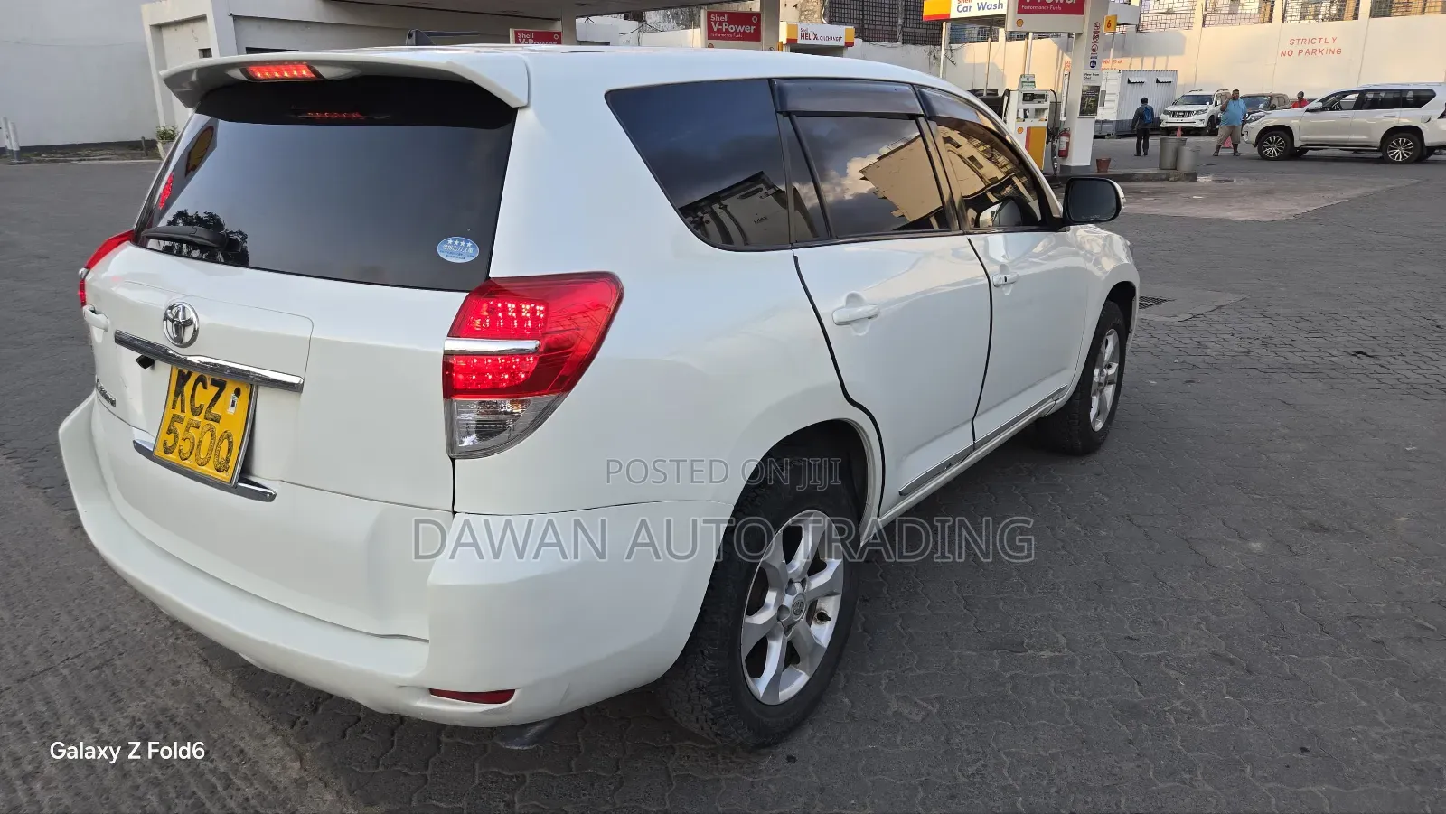 Toyota Vanguard 2013 White