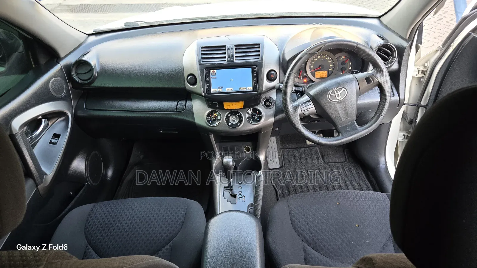 Toyota Vanguard 2013 White