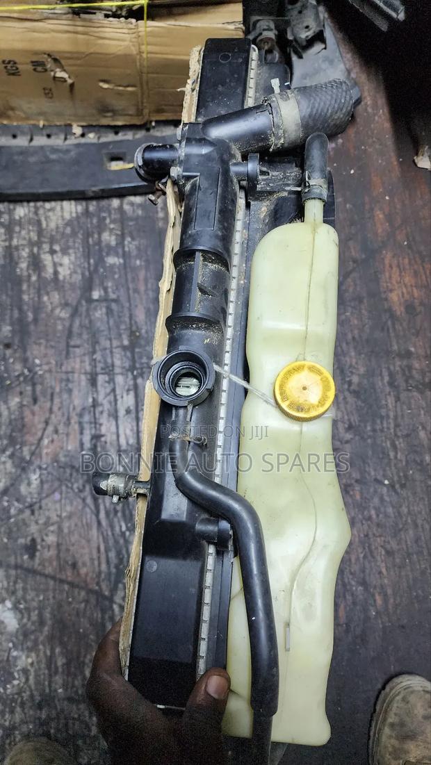 Nissan Caravan Radiator - thumbnail 3