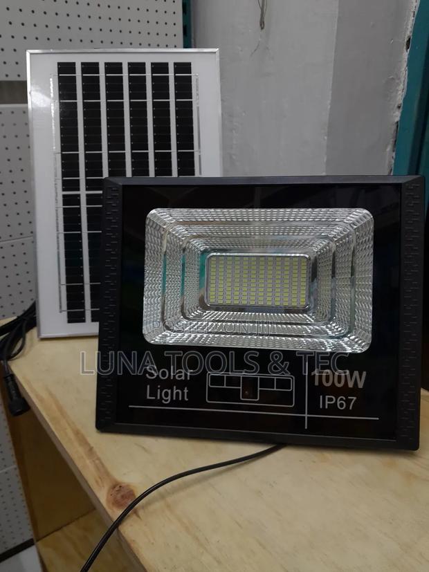 Power Saving Ip67 Solar Light With Remote