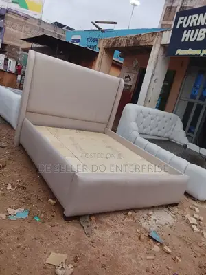 Plain 5*6 Chesterfield Bed