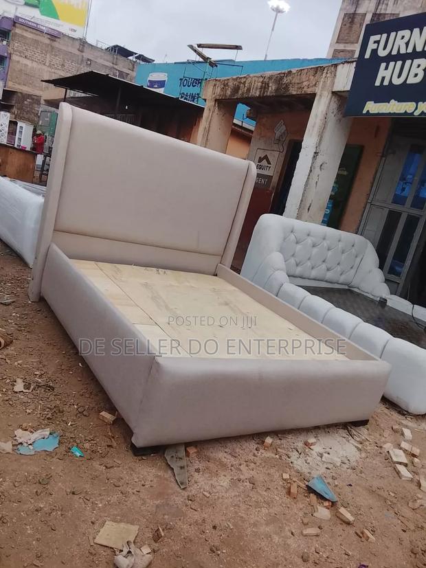 Plain 5*6 Chesterfield Bed